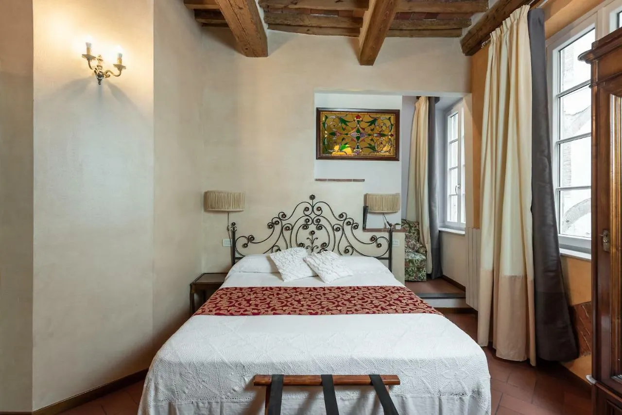 ** ゲストハウス La Tosca Rooms ルッカ イタリア
