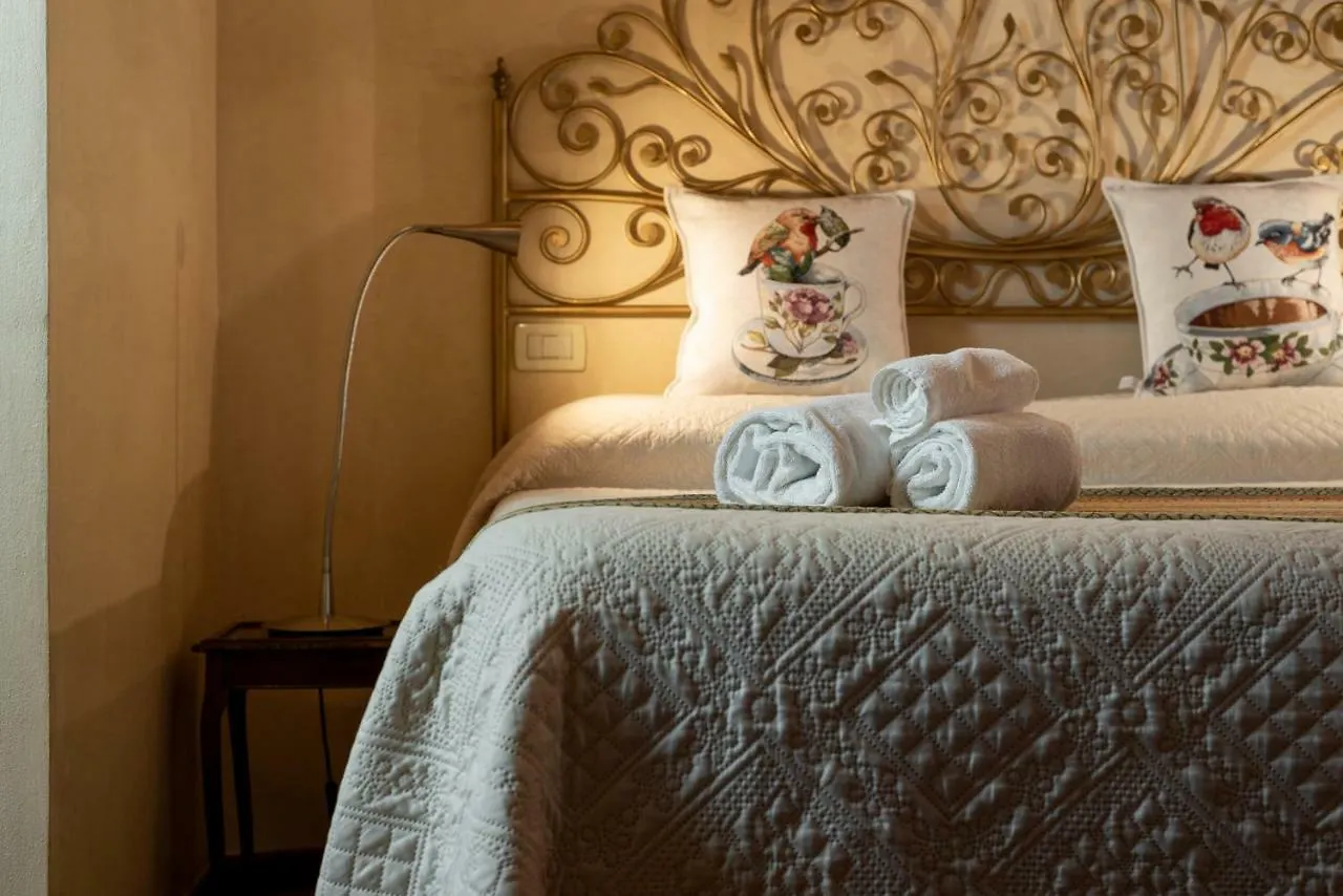 לוקה La Tosca Rooms & Studios בית הארחה