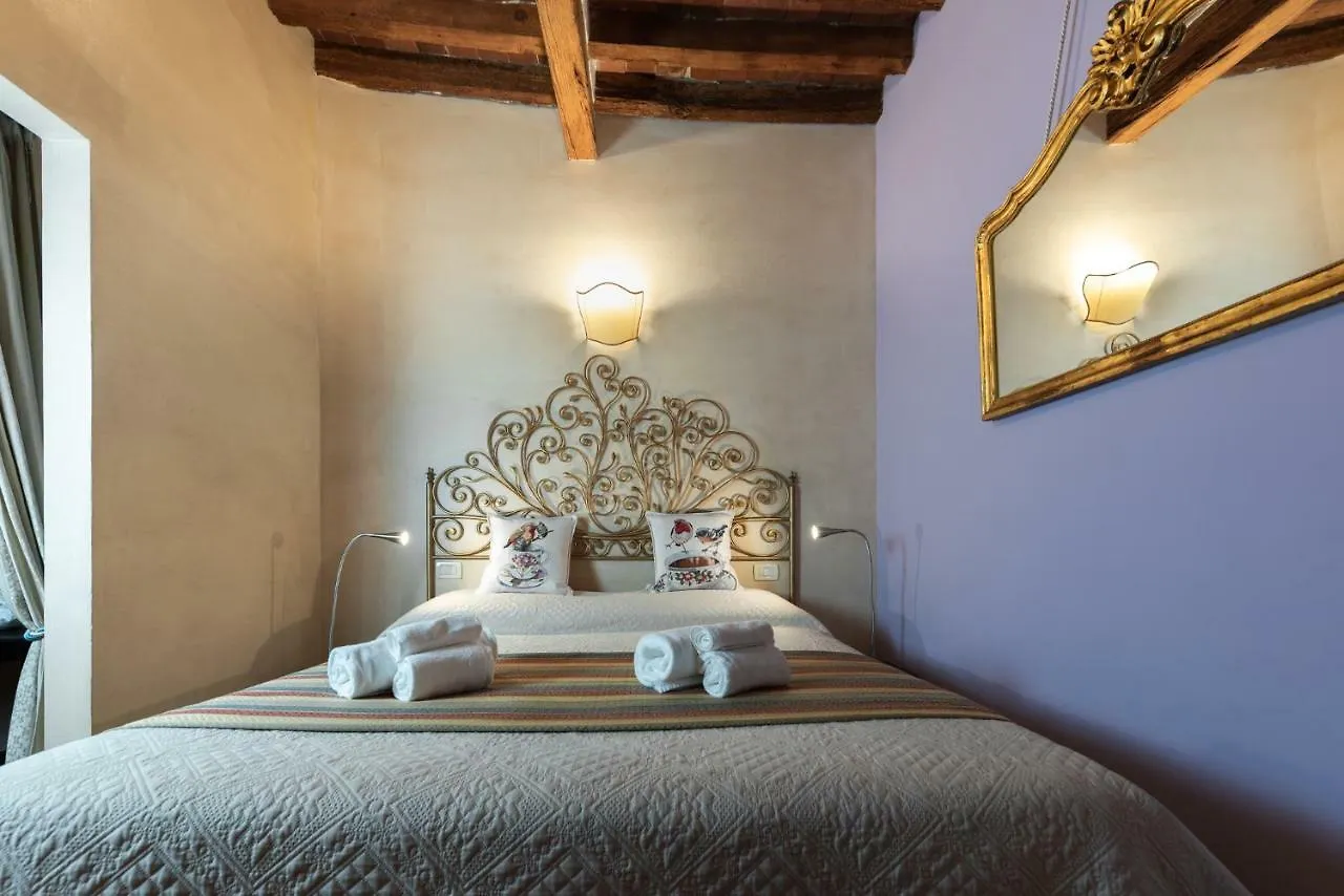לוקה La Tosca Rooms & Studios 2*,