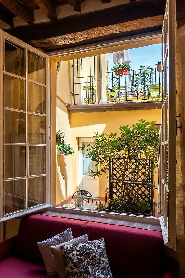 לוקה La Tosca Rooms & Studios