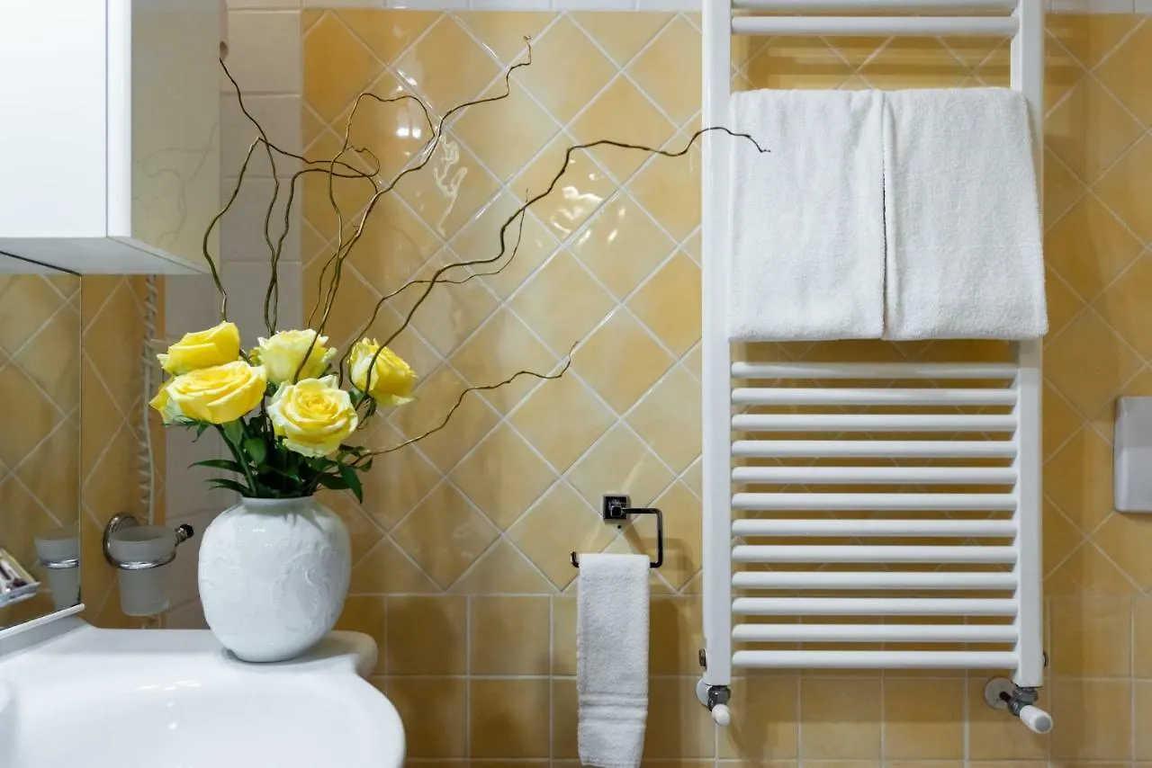 לוקה La Tosca Rooms & Studios בית הארחה