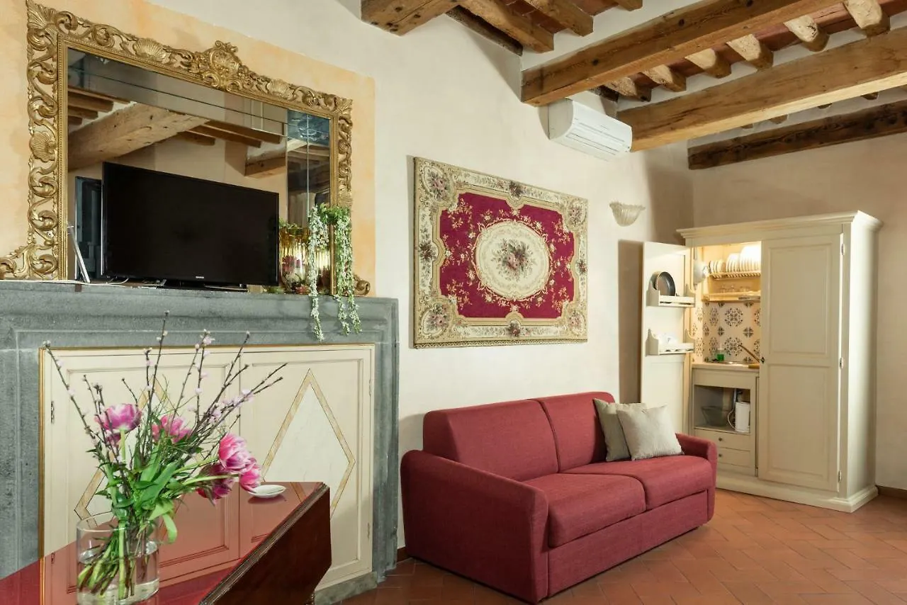 לוקה La Tosca Rooms & Studios