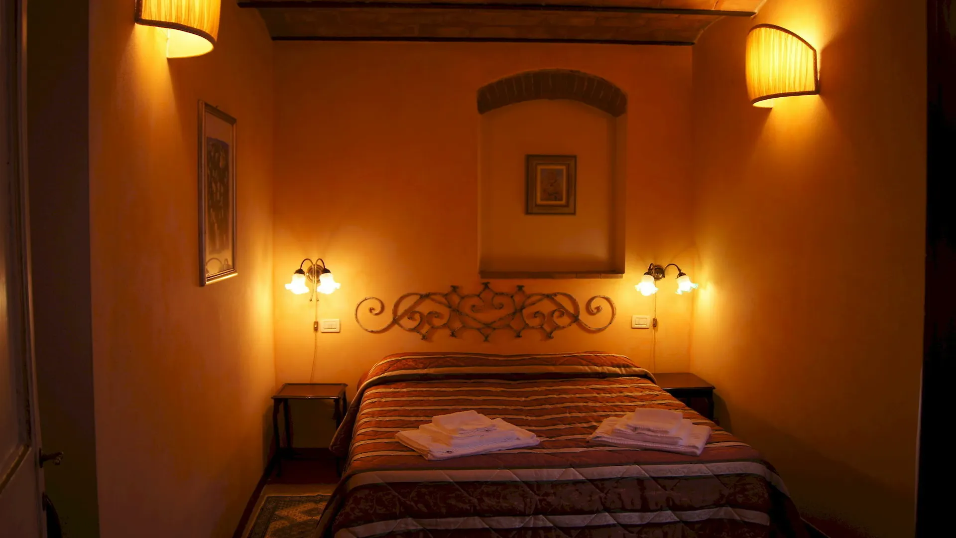 בית הארחה לוקה La Tosca Rooms & Studios