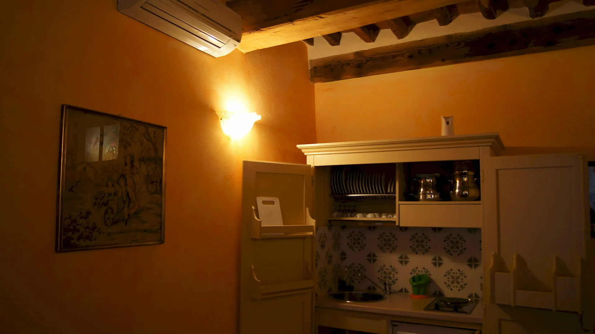 בית הארחה לוקה La Tosca Rooms & Studios